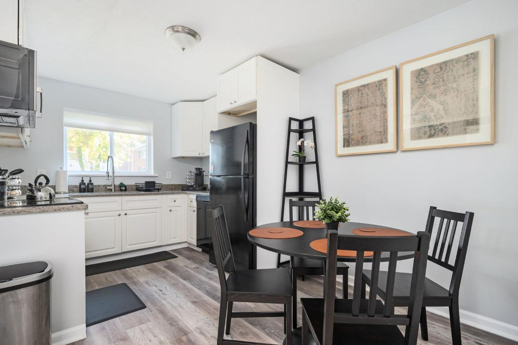 Quiet & Quaint Apartment, 5 Mins To Airport And 15 Mins To Downtown Atlanta Buitenkant foto