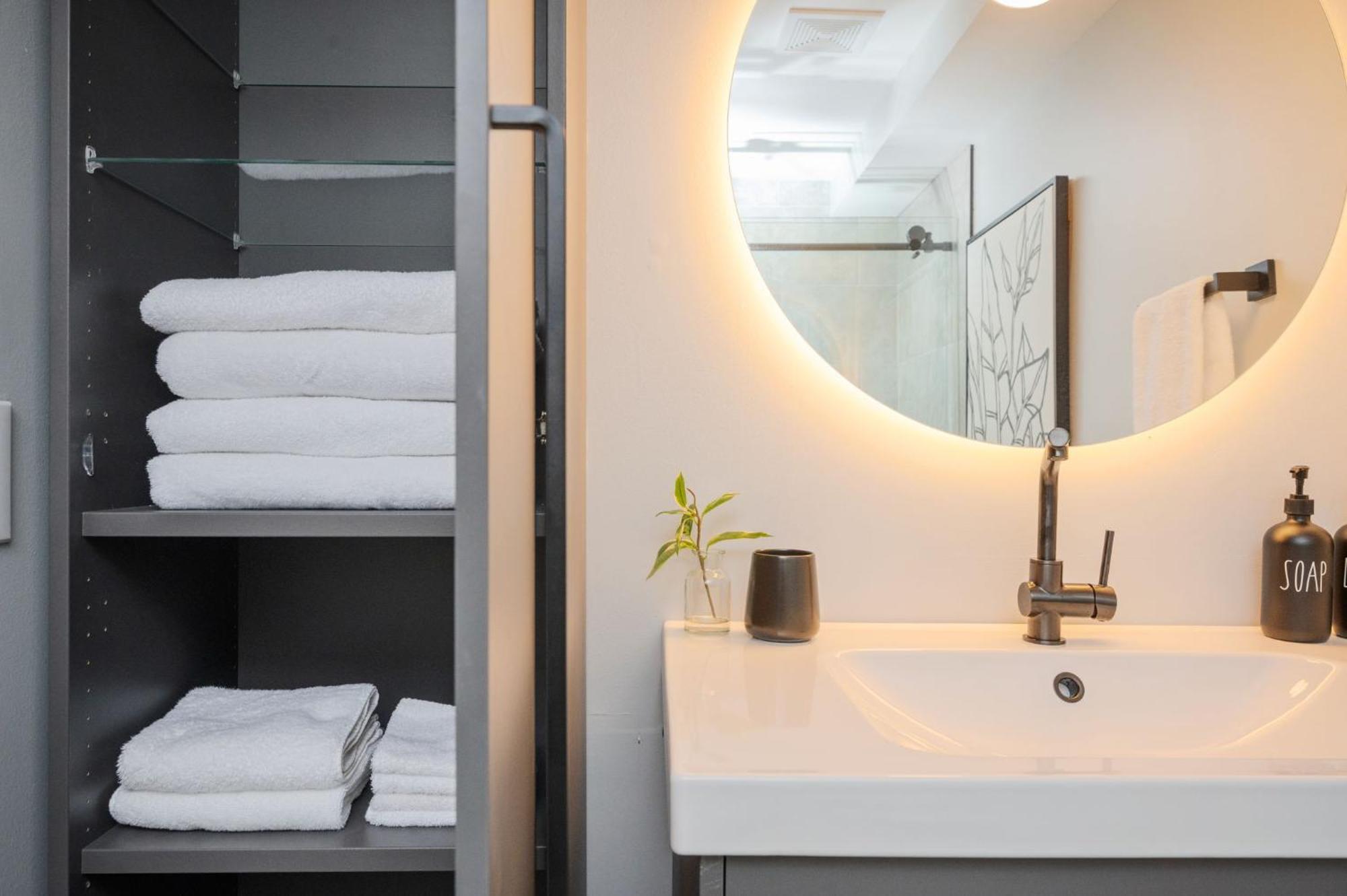 Quiet & Quaint Apartment, 5 Mins To Airport And 15 Mins To Downtown Atlanta Buitenkant foto